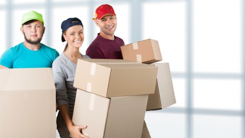 Commercial man and van support for Battersea businesses