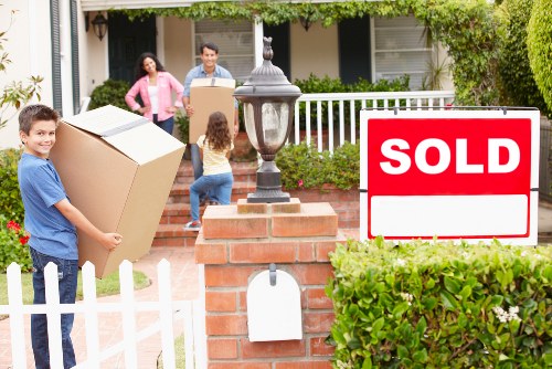 Professional movers organizing a Battersea relocation
